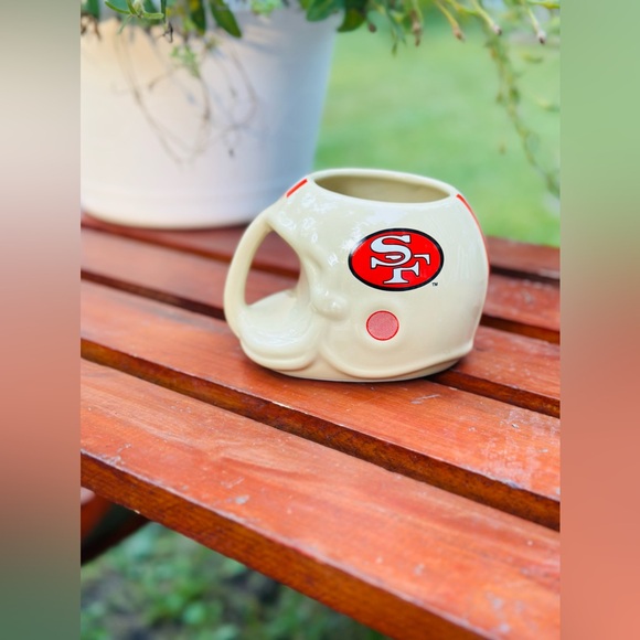 Vintage Sports Concepts San Francisco 49er’s 1986 Football Helmet Coffee Mug - Picture 2 of 6
